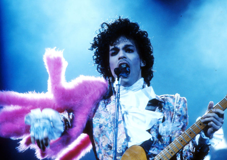 Prince Albümleri Stream Servislerinde Yerini Aldı