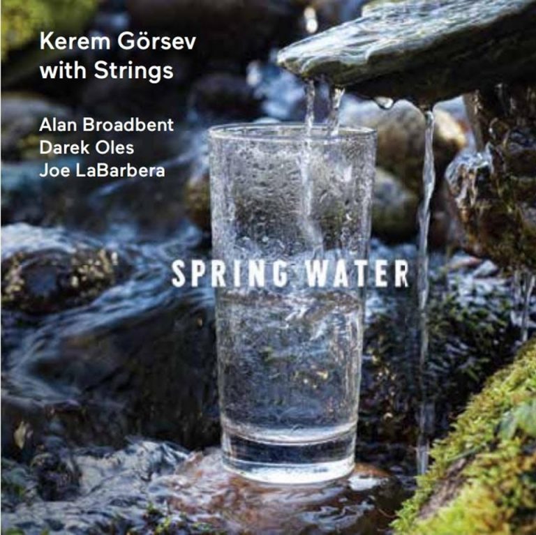 Kerem Görsev’den İmzalı ‘Spring Water’