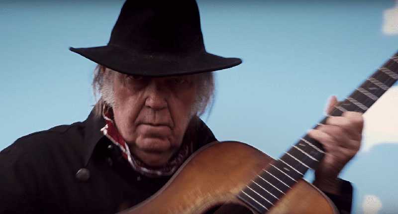 Neil Young'ın Western Filmi 'Paradox' Fragmanı Geldi