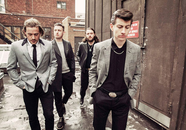 Yeni Arctic Monkeys Albümü ‘Tranquility Base Hotel & Casino‘ Yayında