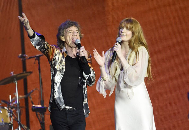 Florence Welch ve The Rolling Stones El Ele Aynı Sahnede