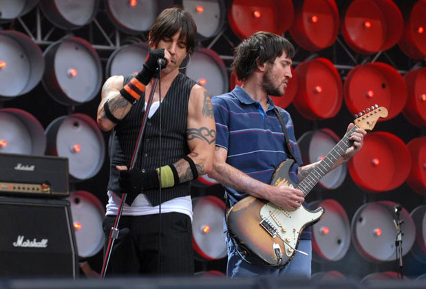 John Frusciante Red Hot Chili Peppers grubuna geri dönüyor!